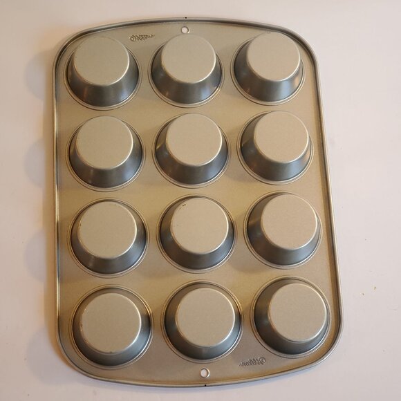 Wilton Cupcake Muffin Baking Pan Tray Kitchenware Non Stick Metal 12 Count - Picture 2 of 6